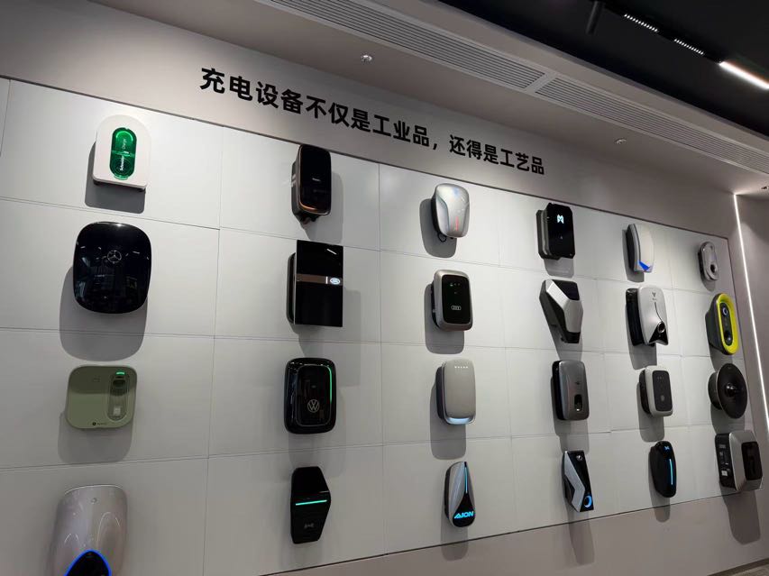 圖三:星星充電生產的充電設備.jpg