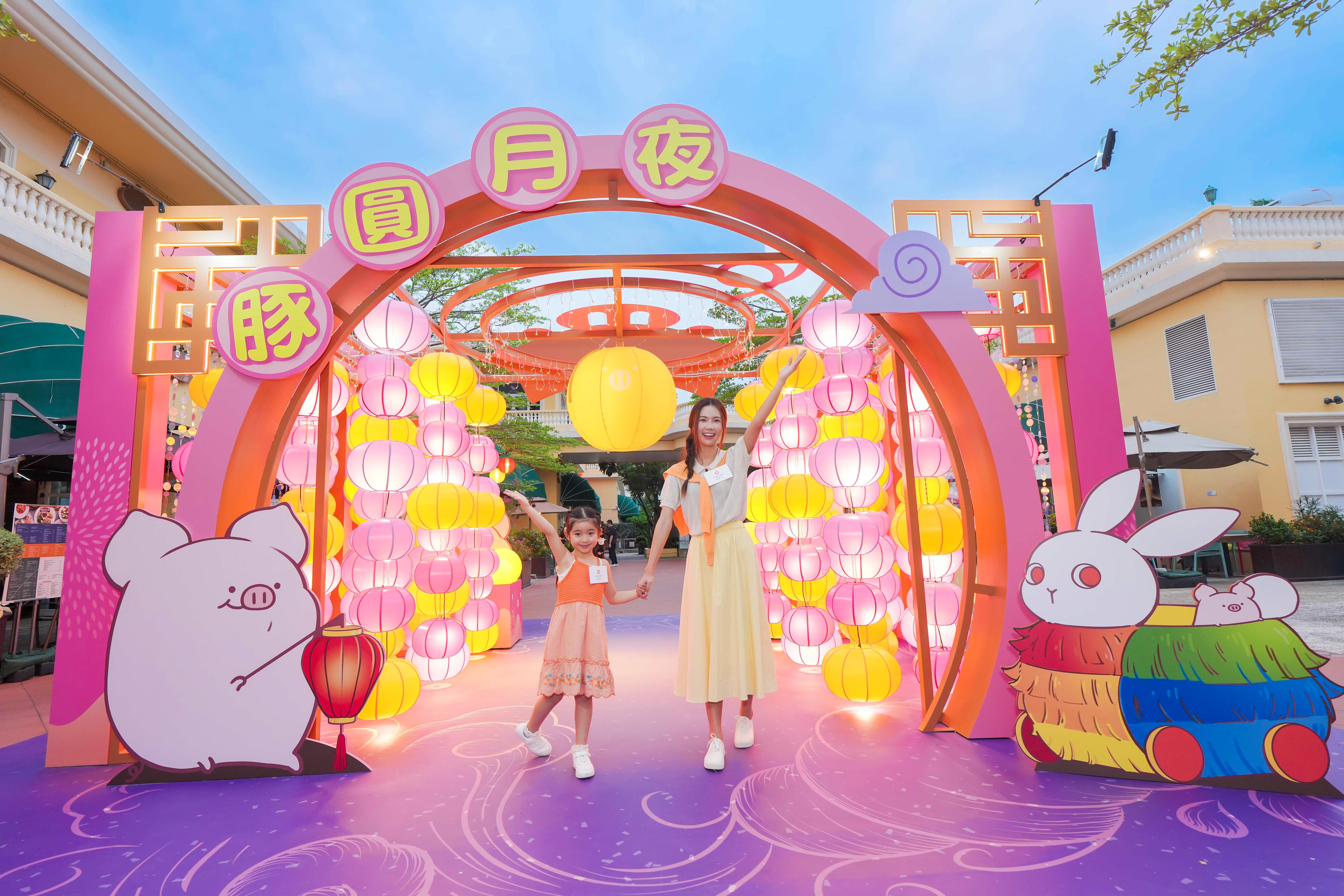 「豚」圓月夜花燈庭園 (1).jpg