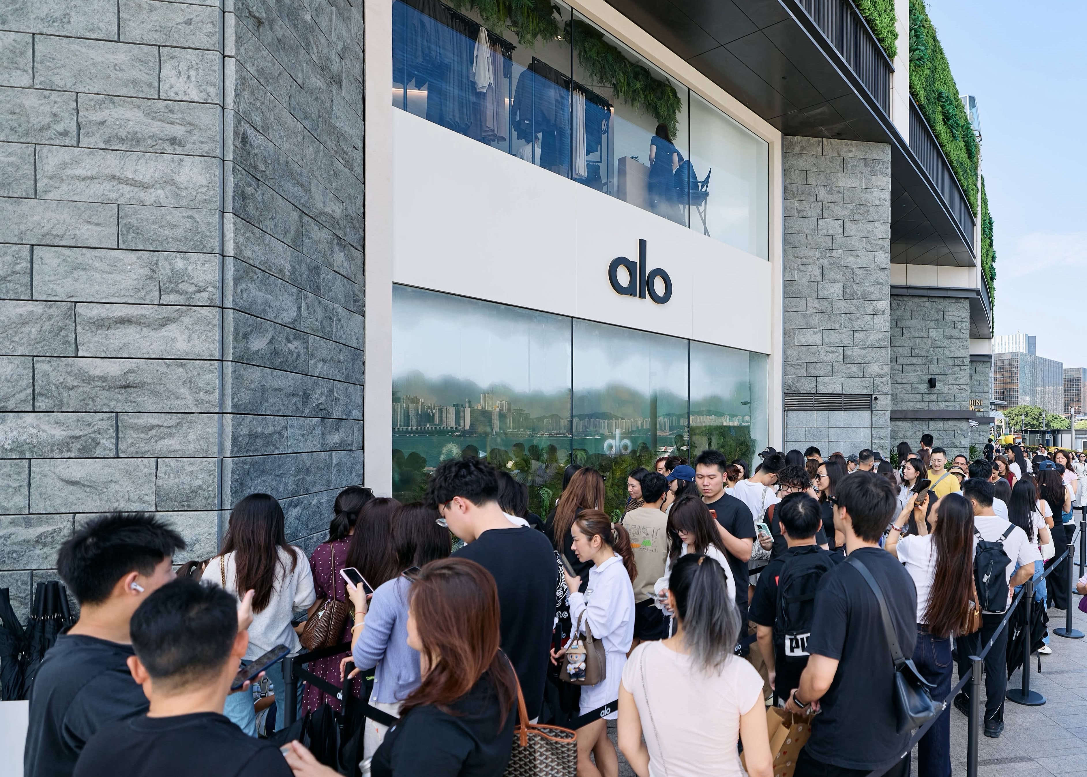 2. Alo Yoga大中華首店於K11 MUSEA開業後廣受市民及旅客歡迎，刺激運動時尚（Athleisure）類別的會員消費大增.JPG